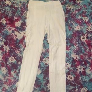 White skinny jeans leggings